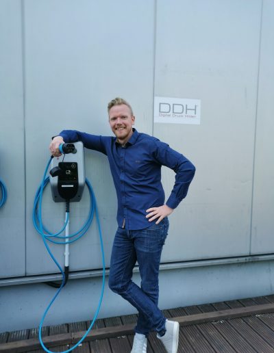 Felix Fuchs an der Wallbox