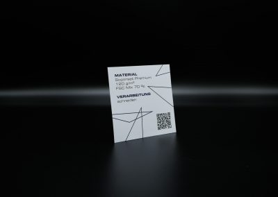 Loseblattsammlung aus Seminarunterlagen, gedruckt auf Xerox® Iridesse®, sortiert und unsortiert, einseitig und doppelseitig konfektioniert