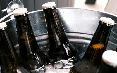 Schwarze Folie bedrucken? Wann es glänzt – und wann Sie besser anders denken